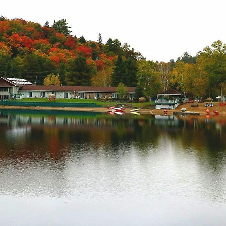 Algonquin Lakeside Inn Dwight Exterior photo