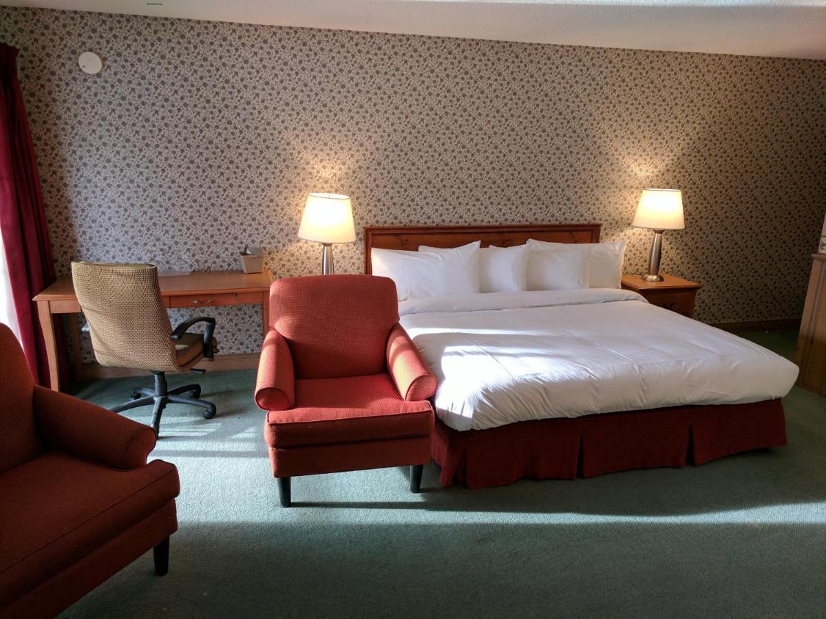 Algonquin Lakeside Inn Dwight Room photo