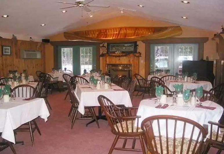 Algonquin Lakeside Inn Dwight Exterior photo