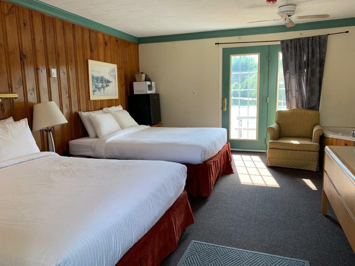 Algonquin Lakeside Inn Dwight Exterior photo